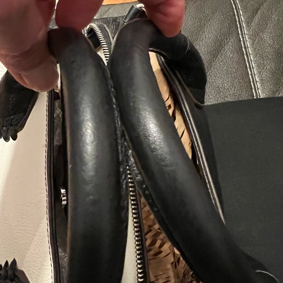 Aimee Kestenberg Crossbody/Satchel excellent condition - supple soft leather - Picture 9 of 16